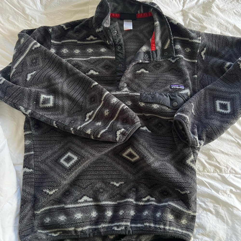 PRICE FIRM-easy repair-not ripped-Patagonia Men's Gray Geometric Synchilla